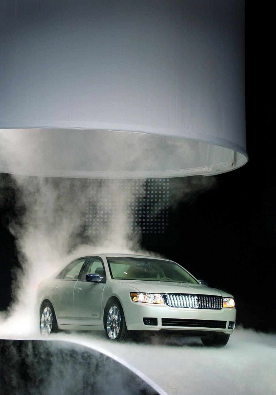  Lincoln Zephyr Concept 2004 года  (фото 16 из 124)